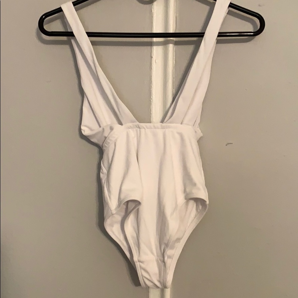 Deep V one piece swimsuit - Picture 2 of 4